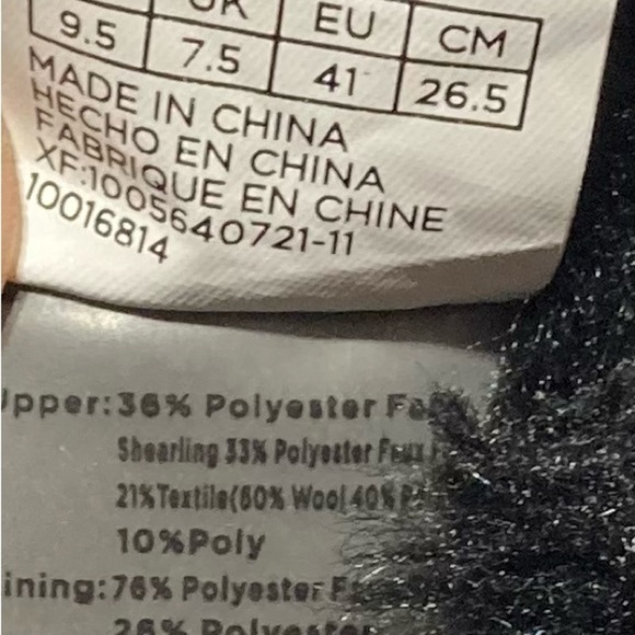 Women’s Toms Fleece Chukka Style Boots - Picture 9 of 9